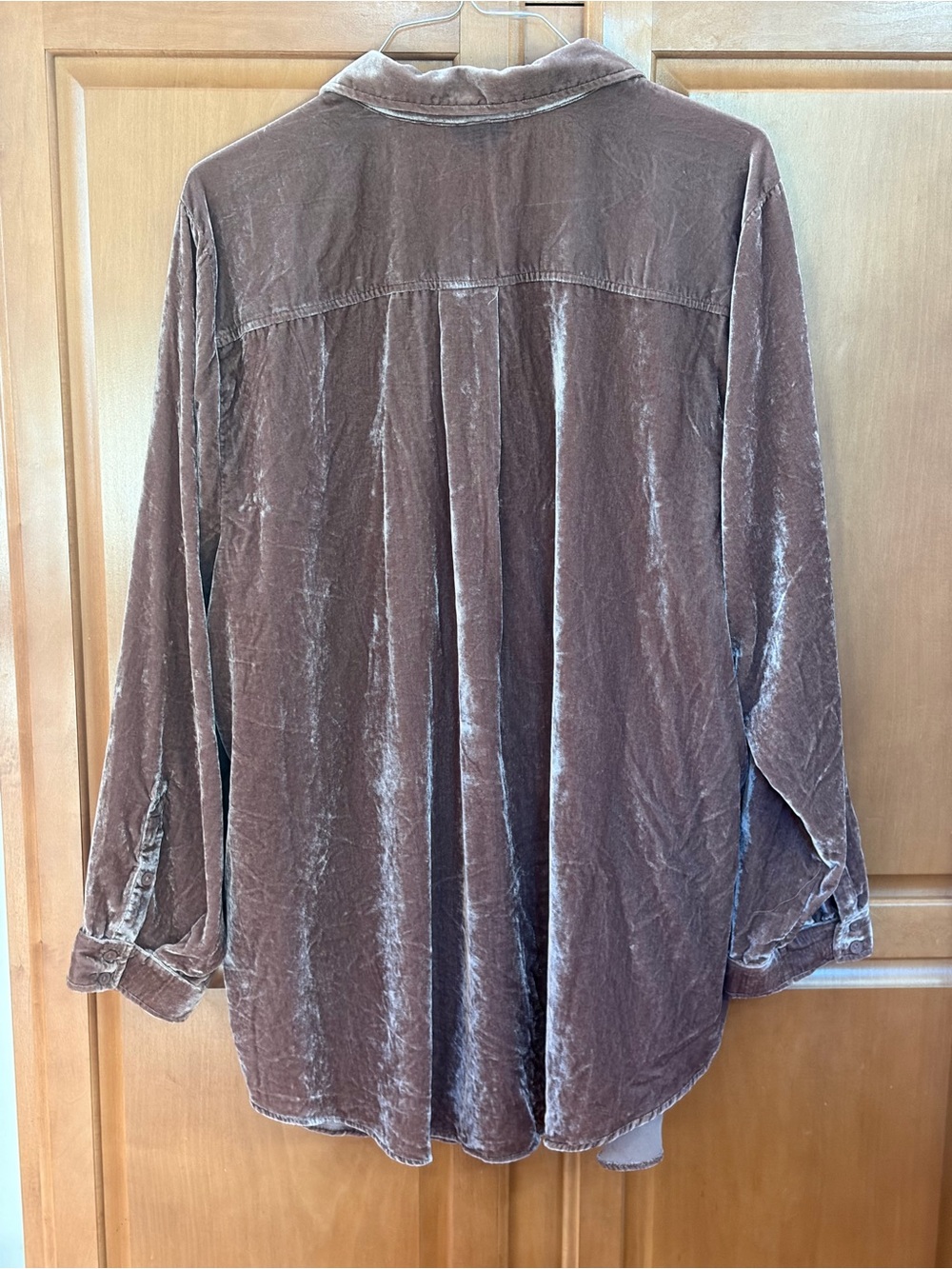 torrid | Lizzie Velvet Button-Up Shirt Nutmeg - Picture 6 of 10